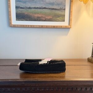 Stars Above ⭐️ Black Women's Moccasin Slippers